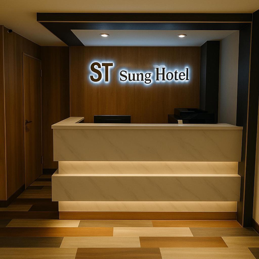 Sung Tai Hotel Kaohsiung Exterior photo
