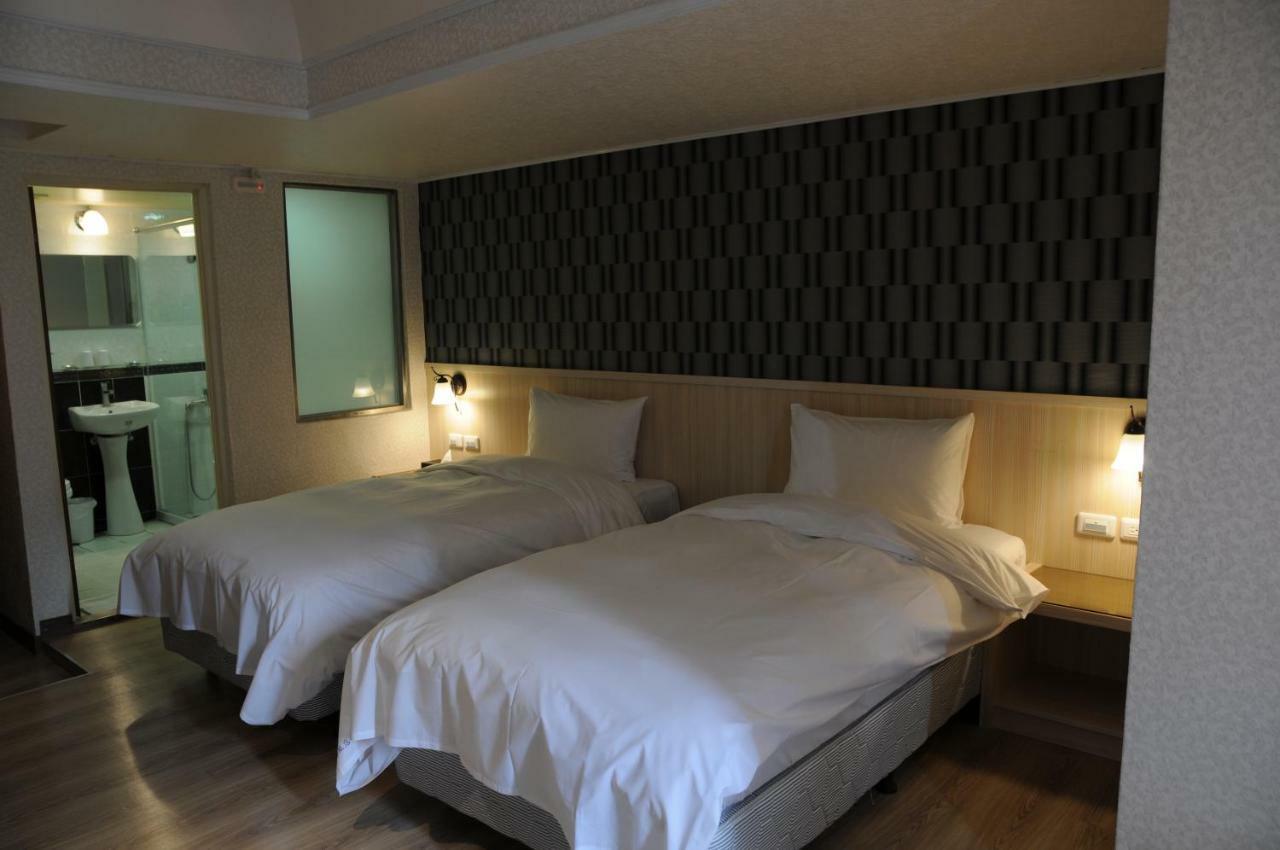 Sung Tai Hotel Kaohsiung Exterior photo
